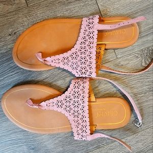 Pink sandles